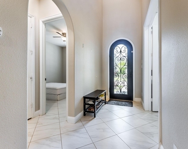 782 Windsor Road - Photo Thumbnail 8