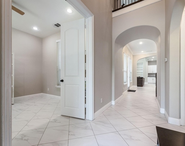 782 Windsor Road - Photo Thumbnail 3
