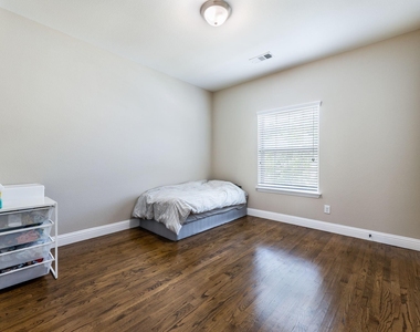 782 Windsor Road - Photo Thumbnail 19