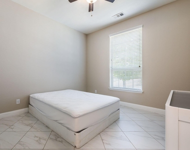 782 Windsor Road - Photo Thumbnail 5