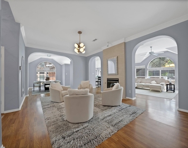 409 Bryce Lane - Photo Thumbnail 3