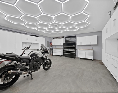 409 Bryce Lane - Photo Thumbnail 24