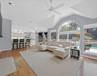409 Bryce Lane - Photo Thumbnail 9