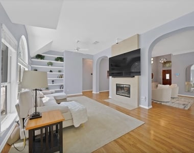 409 Bryce Lane - Photo Thumbnail 5