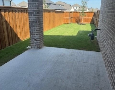 109 North Sky Drive - Photo Thumbnail 25