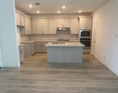 109 North Sky Drive - Photo Thumbnail 8