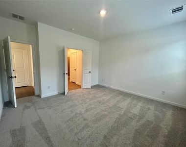 443 Ridge Drive - Photo Thumbnail 11