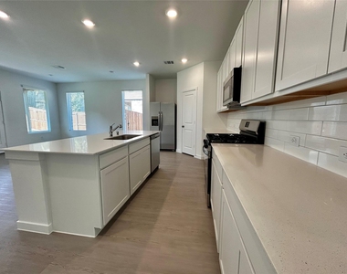443 Ridge Drive - Photo Thumbnail 7