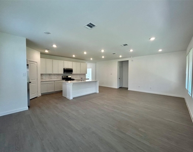 443 Ridge Drive - Photo Thumbnail 3