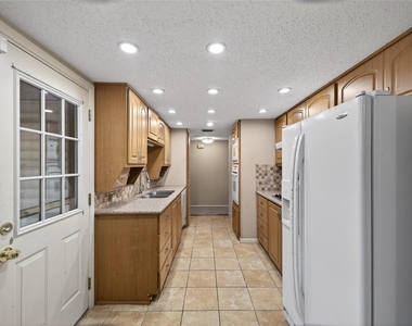 2801 Vancouver Street - Photo Thumbnail 14