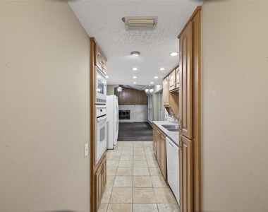 2801 Vancouver Street - Photo Thumbnail 17