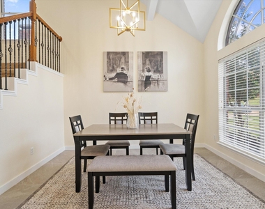 1339 Barclay Drive - Photo Thumbnail 2