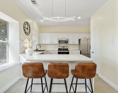 1339 Barclay Drive - Photo Thumbnail 6