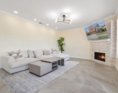 1339 Barclay Drive - Photo Thumbnail 3