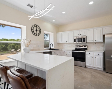 1339 Barclay Drive - Photo Thumbnail 7