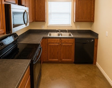 2450 Union Lane - Photo Thumbnail 6