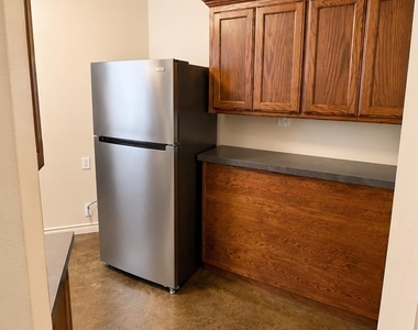 2450 Union Lane - Photo Thumbnail 1