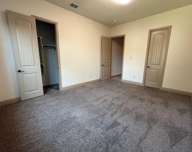 9001 Blue Water Drive - Photo Thumbnail 28