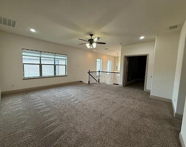 9001 Blue Water Drive - Photo Thumbnail 24