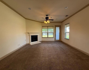 9001 Blue Water Drive - Photo Thumbnail 10