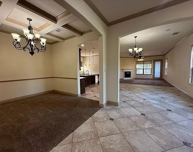 9001 Blue Water Drive - Photo Thumbnail 11