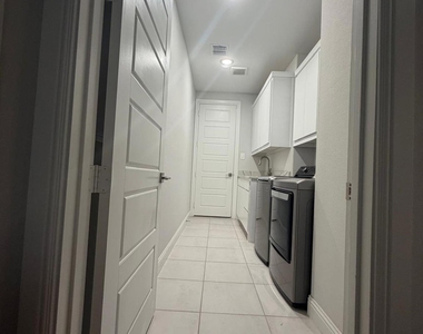 12609 Diamond Creek Drive - Photo Thumbnail 30