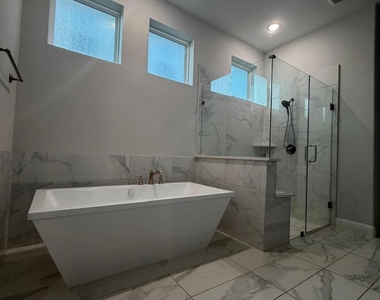 12609 Diamond Creek Drive - Photo Thumbnail 34