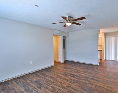 2800 Sayles Boulevard - Photo Thumbnail 9
