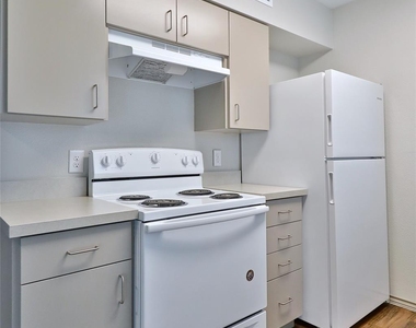 2800 Sayles Boulevard - Photo Thumbnail 22