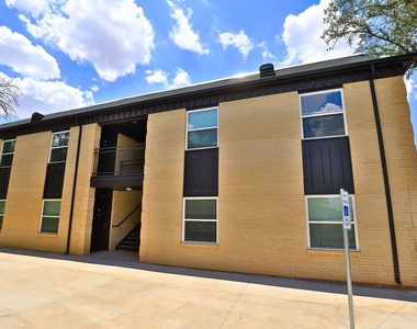 2800 Sayles Boulevard - Photo Thumbnail 1