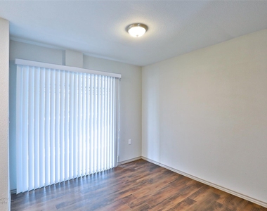 2800 Sayles Boulevard - Photo Thumbnail 11