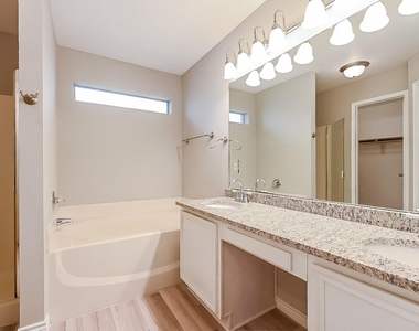 1731 Reynolds Street - Photo Thumbnail 12