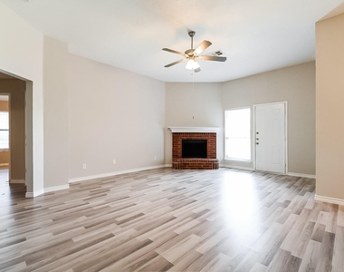 1731 Reynolds Street - Photo Thumbnail 3