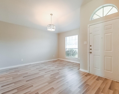 1731 Reynolds Street - Photo Thumbnail 2