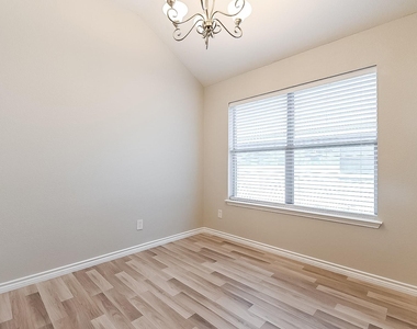 1731 Reynolds Street - Photo Thumbnail 5
