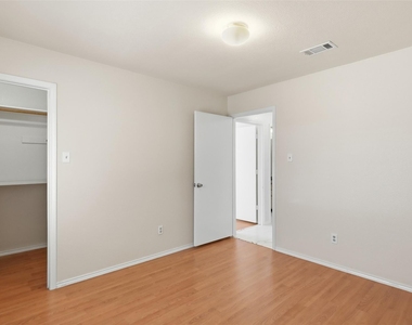 2866 White Oak Drive - Photo Thumbnail 13