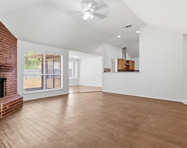 2866 White Oak Drive - Photo Thumbnail 3