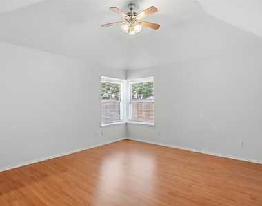 2866 White Oak Drive - Photo Thumbnail 9