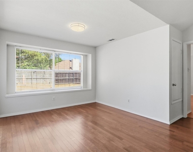 2866 White Oak Drive - Photo Thumbnail 6