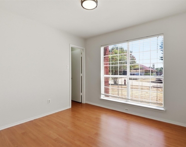 2866 White Oak Drive - Photo Thumbnail 14