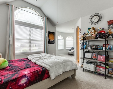 1412 Baynes Drive - Photo Thumbnail 18