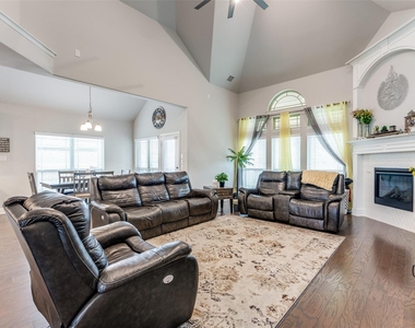 1412 Baynes Drive - Photo Thumbnail 8
