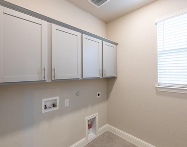 3125 Swather Drive - Photo Thumbnail 10