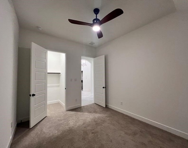 2524 Lafayette Drive - Photo Thumbnail 3