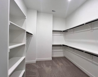 2524 Lafayette Drive - Photo Thumbnail 7