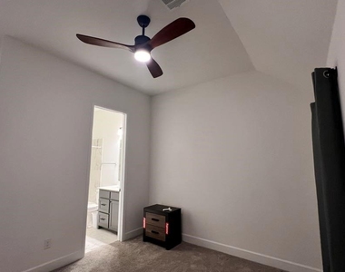 2524 Lafayette Drive - Photo Thumbnail 24