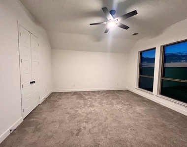 2524 Lafayette Drive - Photo Thumbnail 15