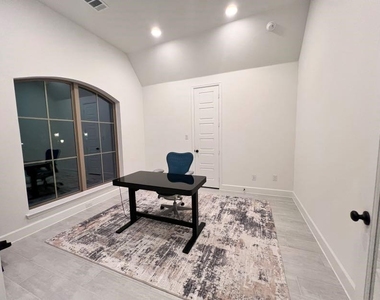 2524 Lafayette Drive - Photo Thumbnail 28
