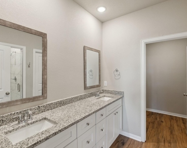 712 Taliaferro - Photo Thumbnail 12
