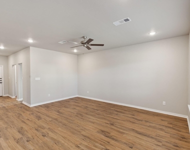 712 Taliaferro - Photo Thumbnail 4